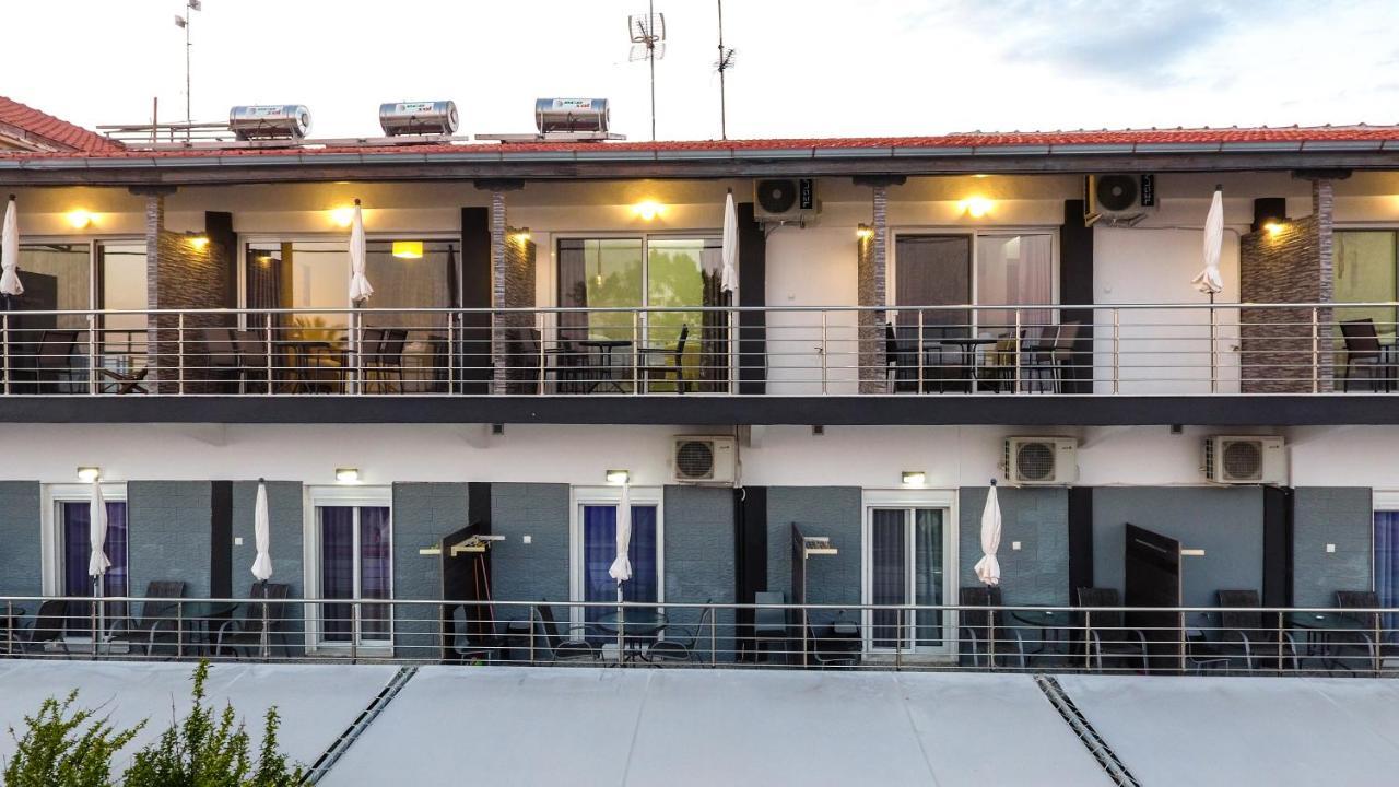 Nikolaidis Apartments Nea Plagia Bagian luar foto