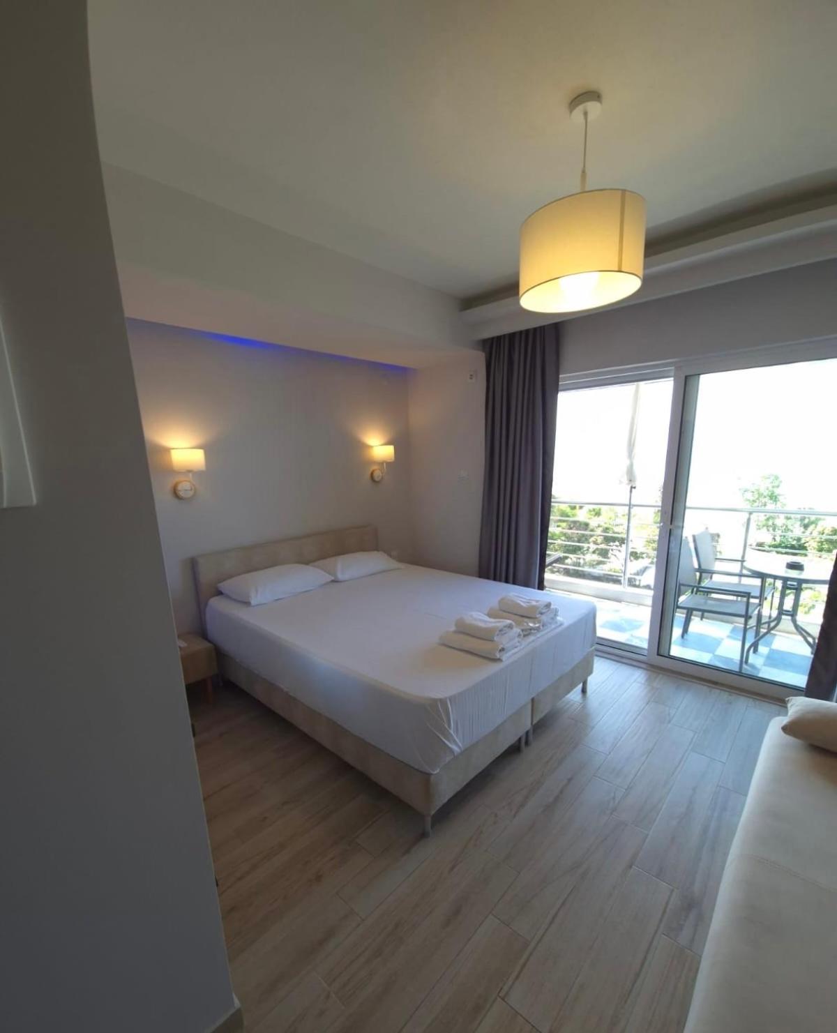 Nikolaidis Apartments Nea Plagia Bagian luar foto